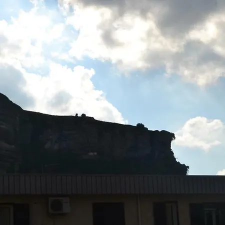 Rua House * Corleone